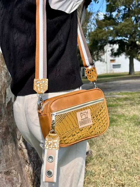 Bandolera combinada con doble compartimiento
